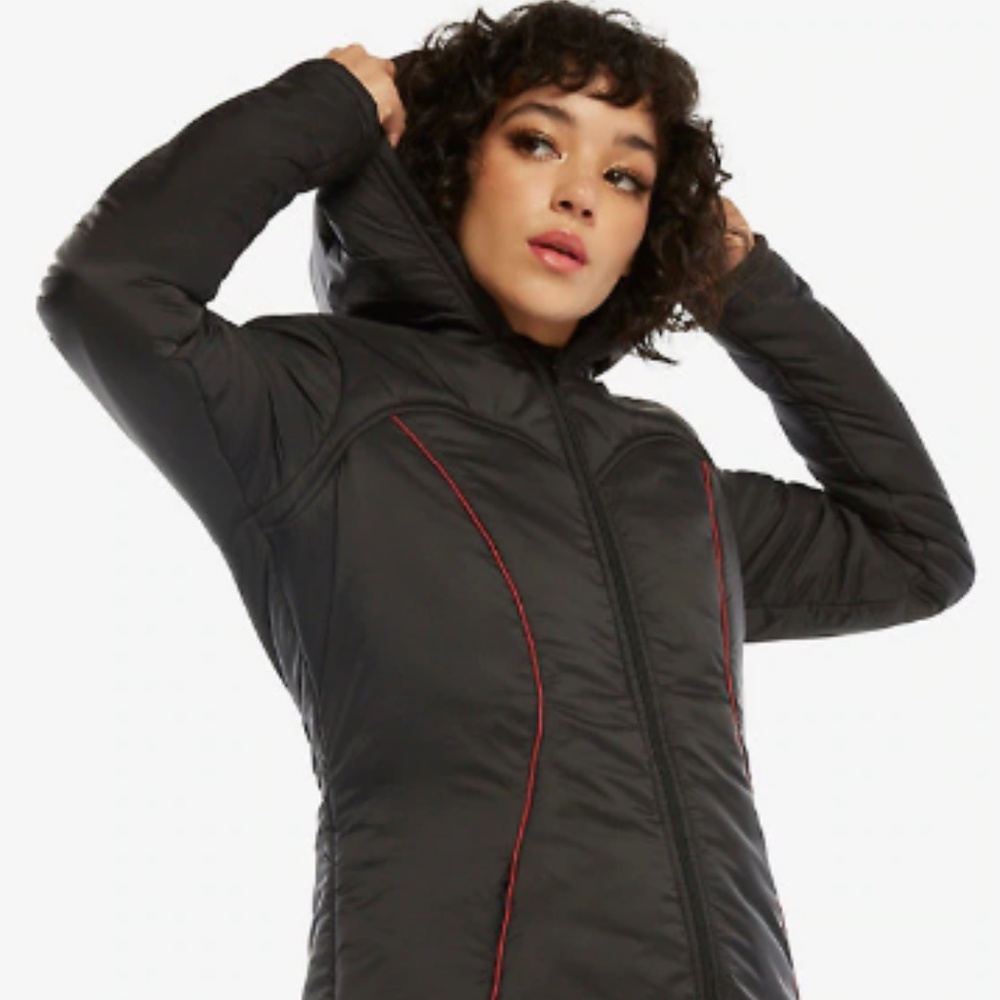 NWT Her Universe Black Widow Puffer Jacket Coat L